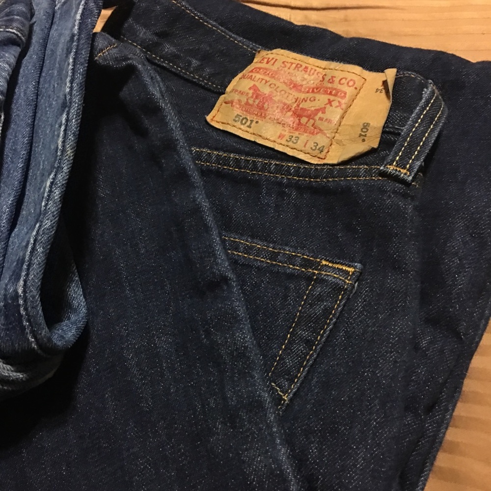 Mens Levi 501 original boot cut. 33x34 4 pair